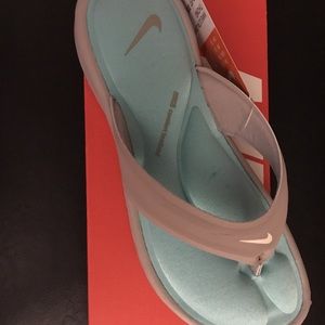 Nike flip flops